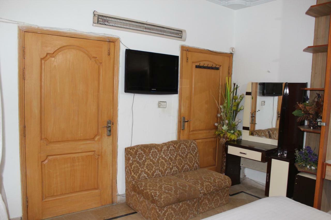 Luxury Inn Karachi Exterior photo