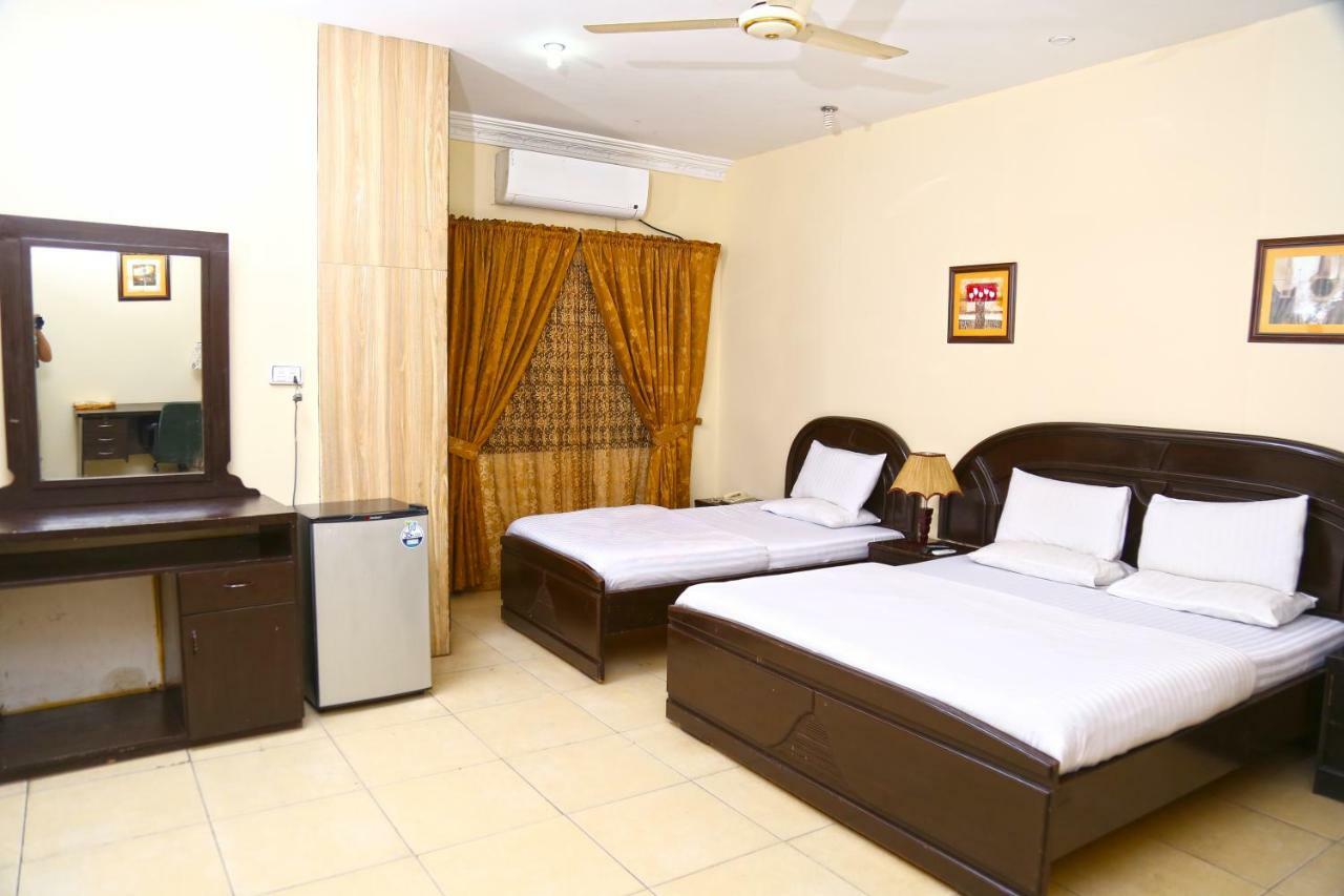 Luxury Inn Karachi Exterior photo